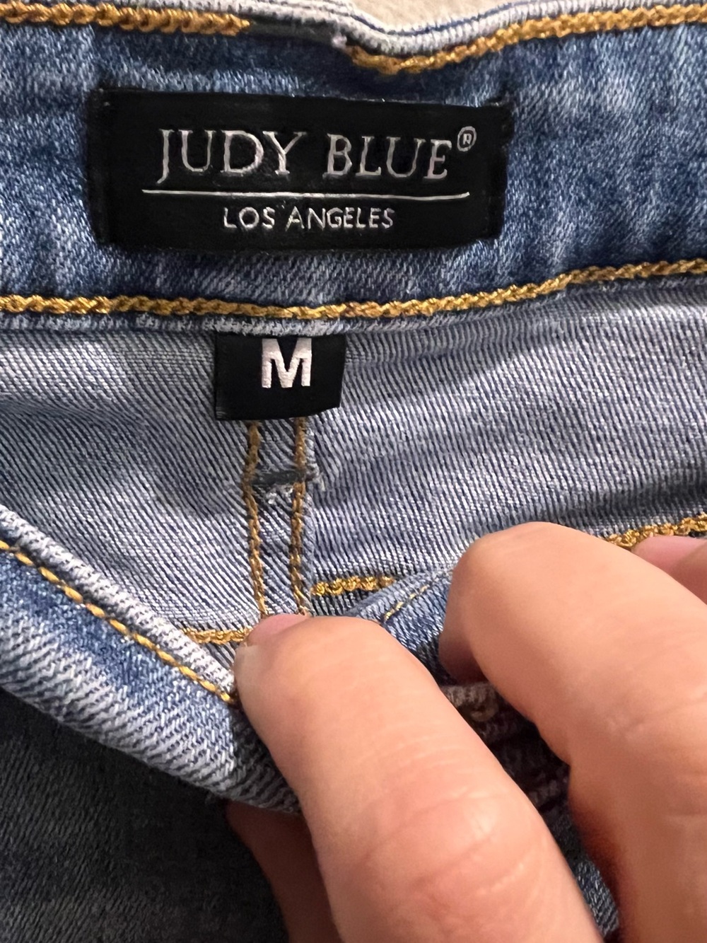 Judy Blue Simone Mid Rise Raw Hem Denim Shorts Size M Light Wash Frayed